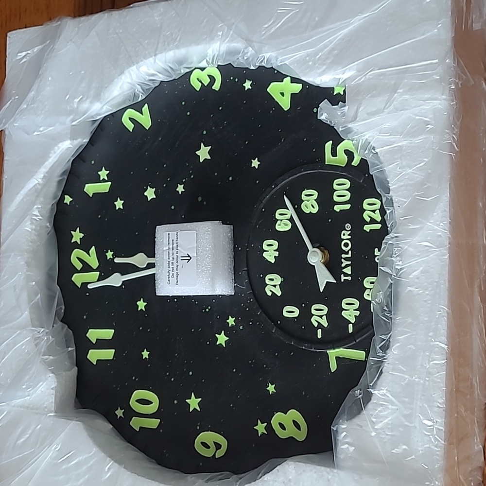 NIB - Indoor/Outdoor Clock with Thermometer (Glows in the Dark) - Picture 9 of 12